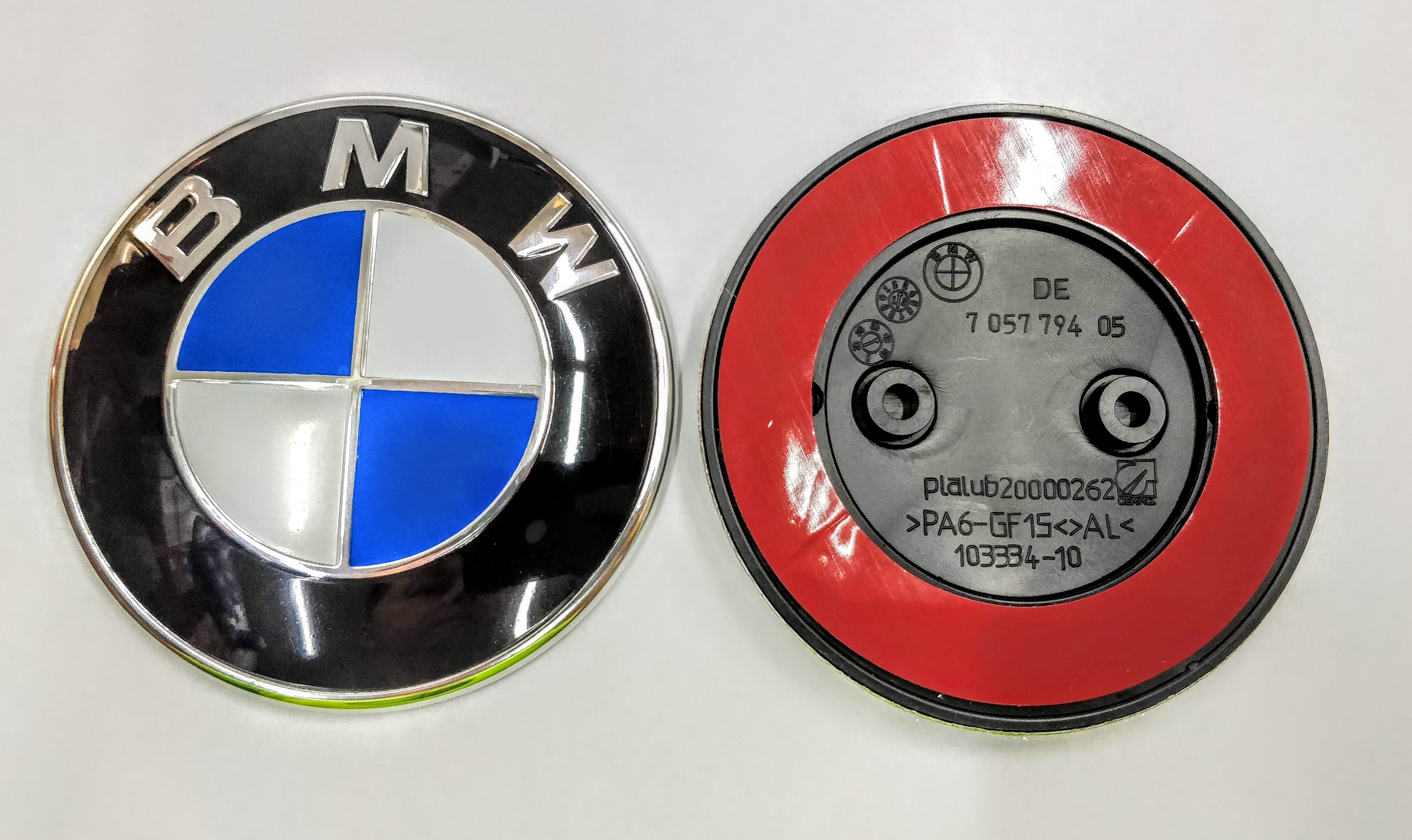 Эмблема BMW все модели. Без усиков на двухстороннем скотче. Подходит для багажника E81,87,63,64,85,86, Капот  F07,10,11,06,12,13